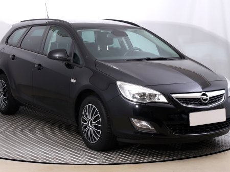 Opel Astra, 2011