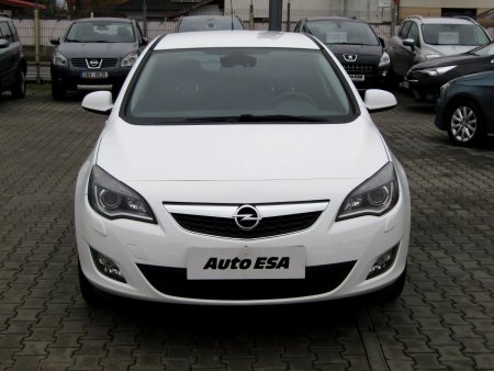 Opel Astra, 2011 - pohled č. 2