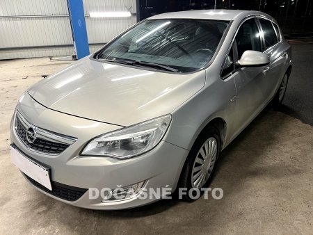 Opel Astra, 2010