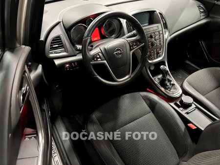 Opel Astra, 2010 - pohled č. 3