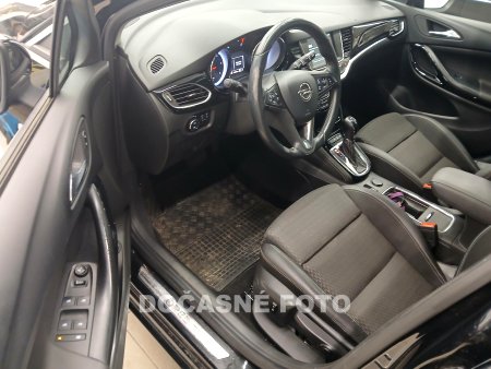 Opel Astra, 2017 - pohled č. 3