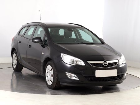 Opel Astra, 2011