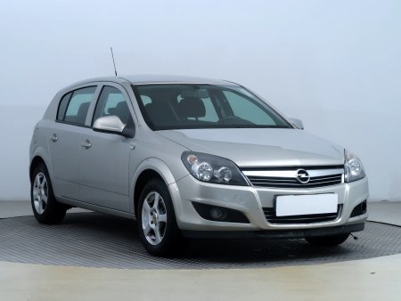 Opel Astra, 2011