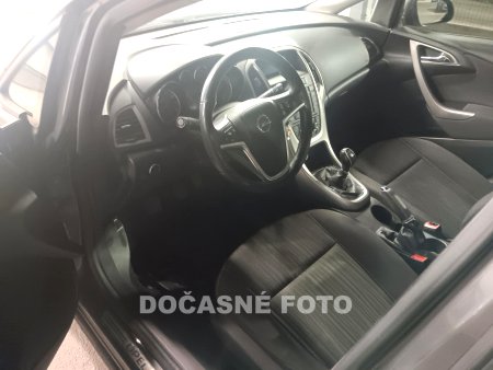 Opel Astra, 2010 - pohled č. 3