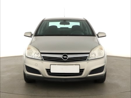 Opel Astra, 2008 - pohled č. 2