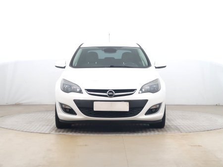 Opel Astra, 2012 - pohled č. 2