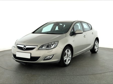 Opel Astra, 2010 - pohled č. 3