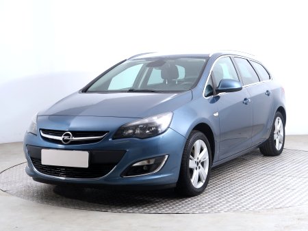 Opel Astra, 2013 - pohled č. 3
