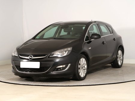 Opel Astra, 2013 - pohled č. 3