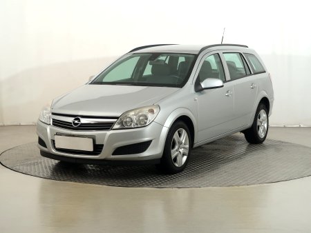 Opel Astra, 2009 - pohled č. 3