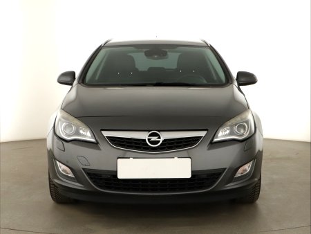 Opel Astra, 2011 - pohled č. 2
