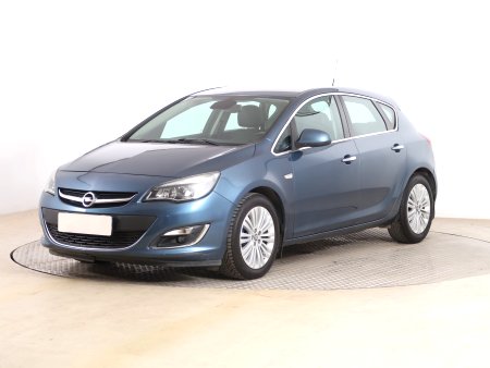 Opel Astra, 2013 - pohled č. 3