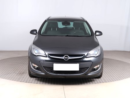 Opel Astra, 2013 - pohled č. 2