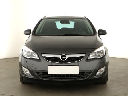 Opel Astra, 2012 - pohled č. 2