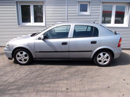 Opel Astra, 2002 - pohled č. 4