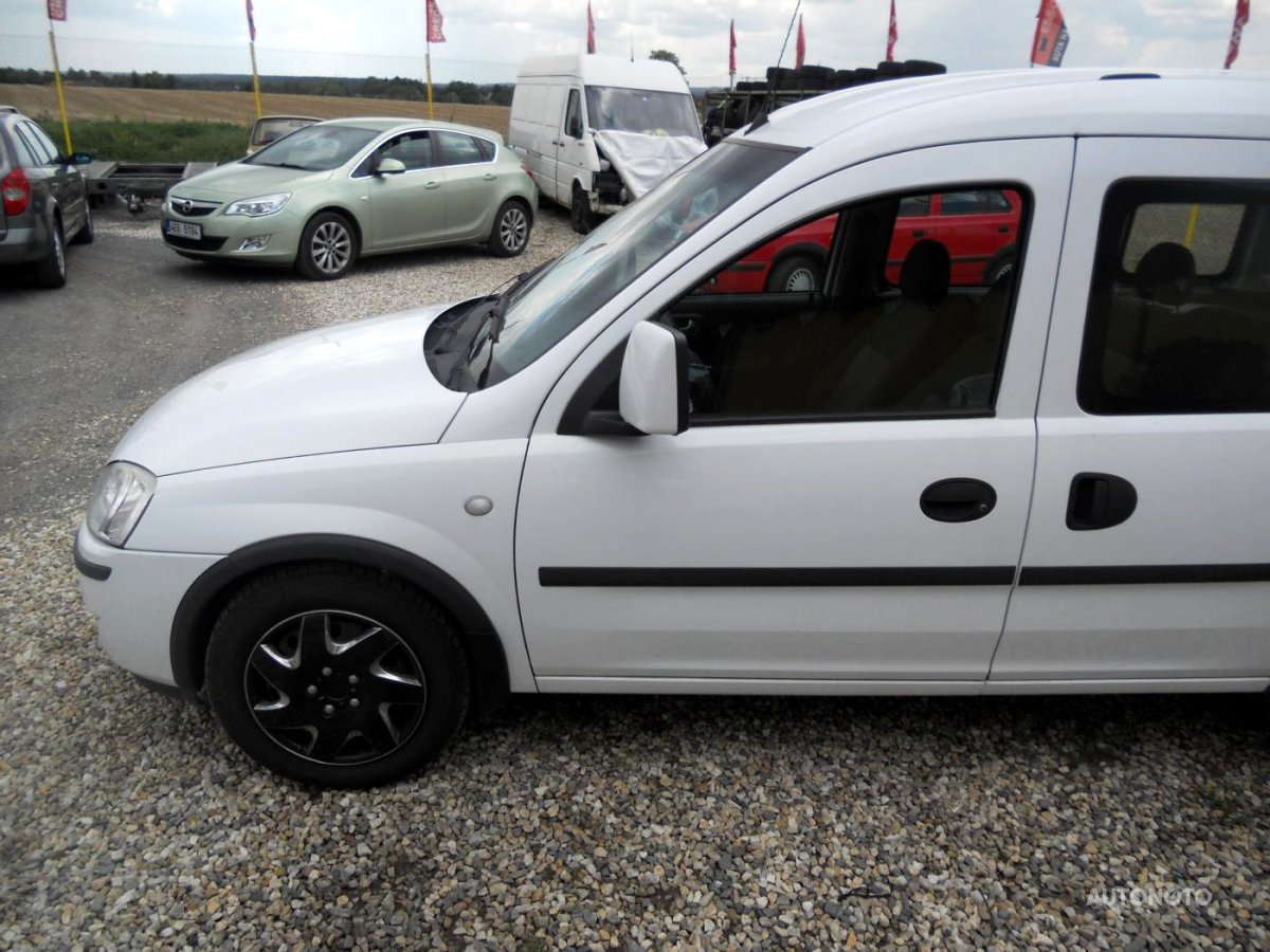 Opel Combo, 2010 - pohled č. 10