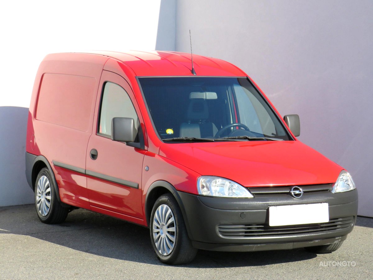 Opel Combo, 2009 - celkový pohled