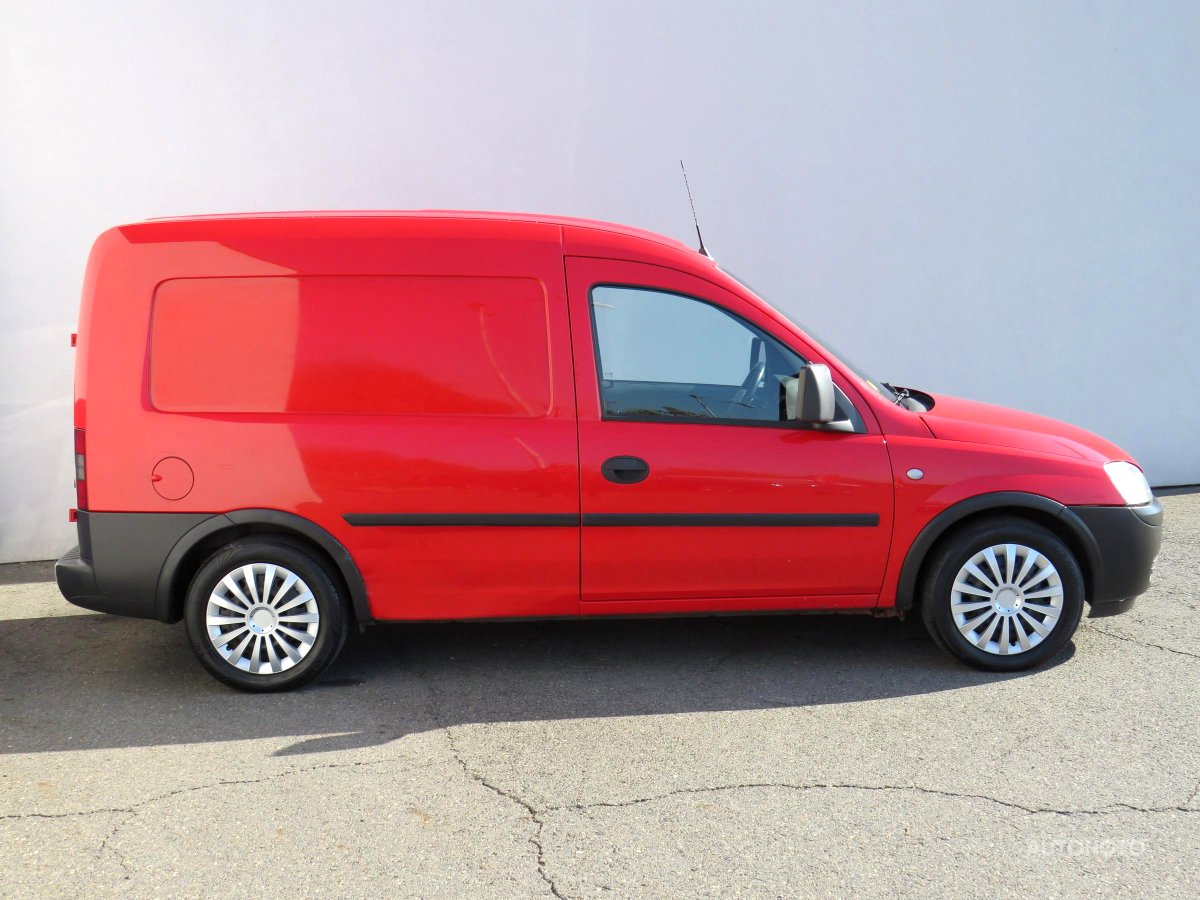 Opel Combo, 2009 - pohled č. 4