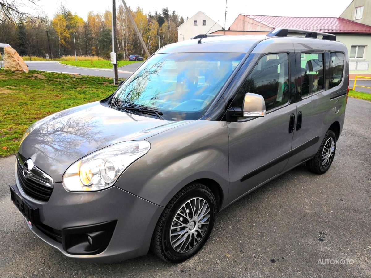 Opel Combo, 2012 - celkový pohled