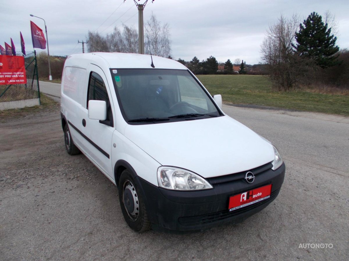 Opel Combo, 2010 - pohled č. 2
