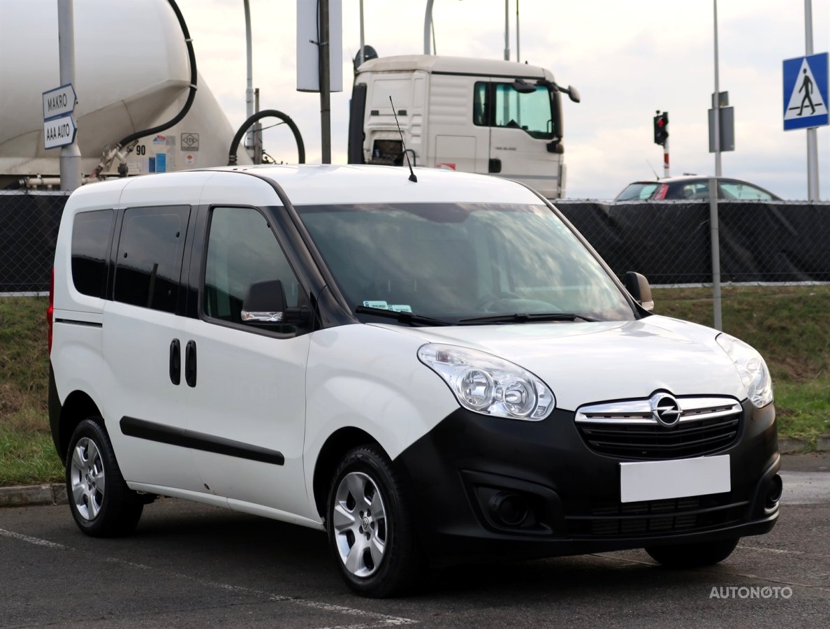 Opel Combo, 2015 - celkový pohled
