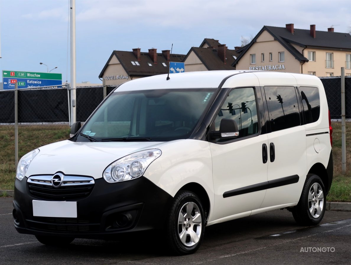 Opel Combo, 2015 - pohled č. 3
