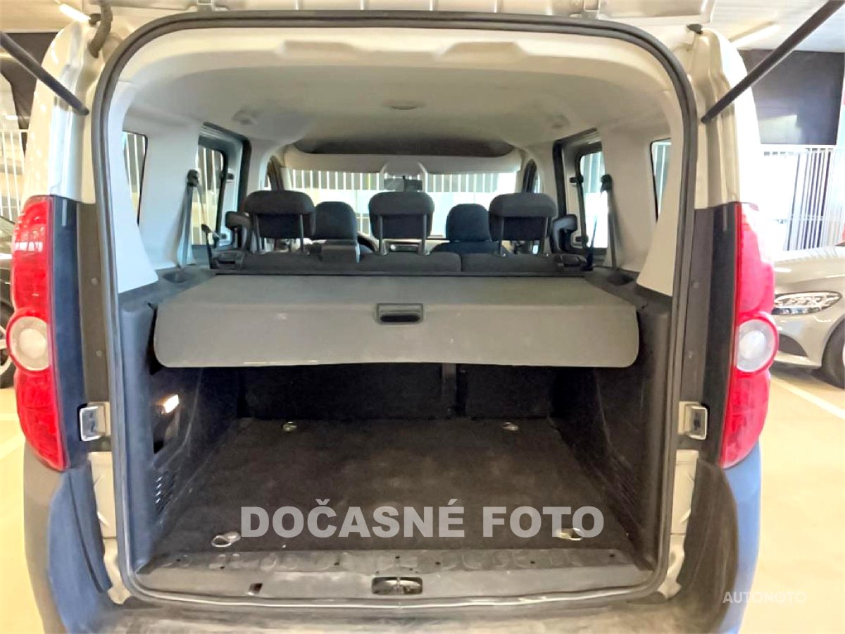 Opel Combo, 2017 - pohled č. 3