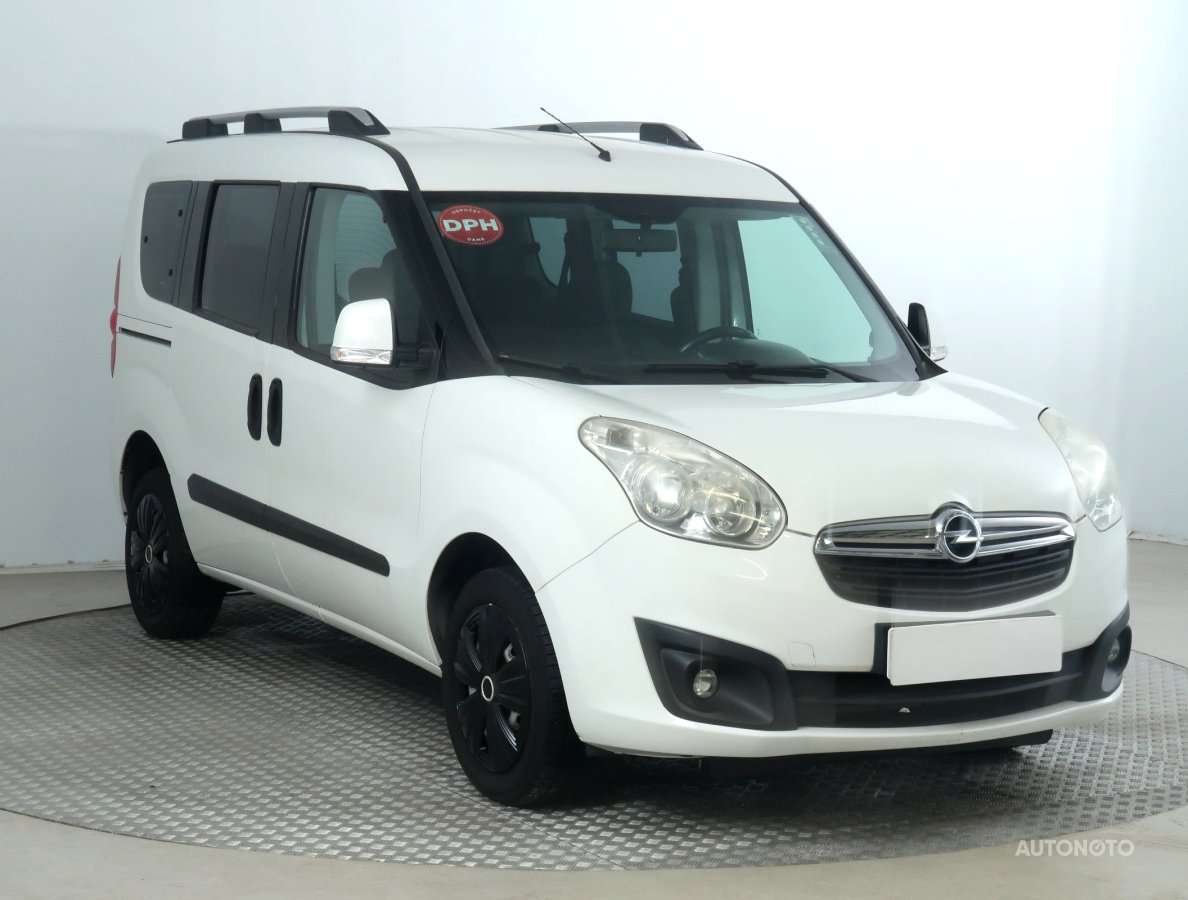 Opel Combo, 2012 - celkový pohled