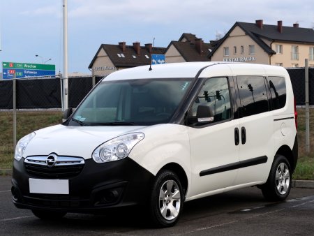 Opel Combo, 2015 - pohled č. 3