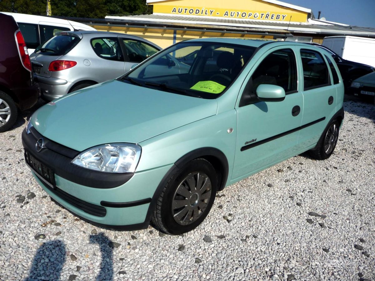Opel Corsa, 2001 - celkový pohled