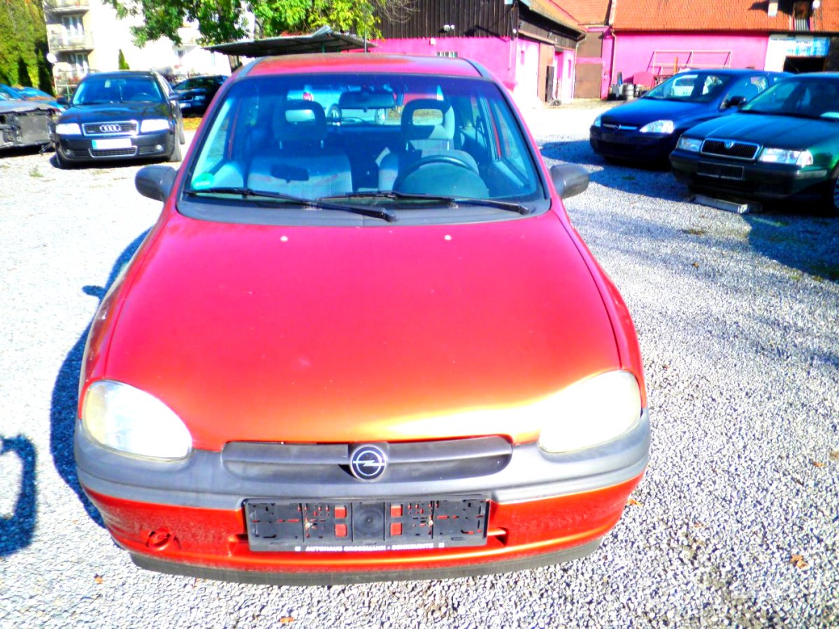 Opel Corsa, 1996 - pohled č. 4