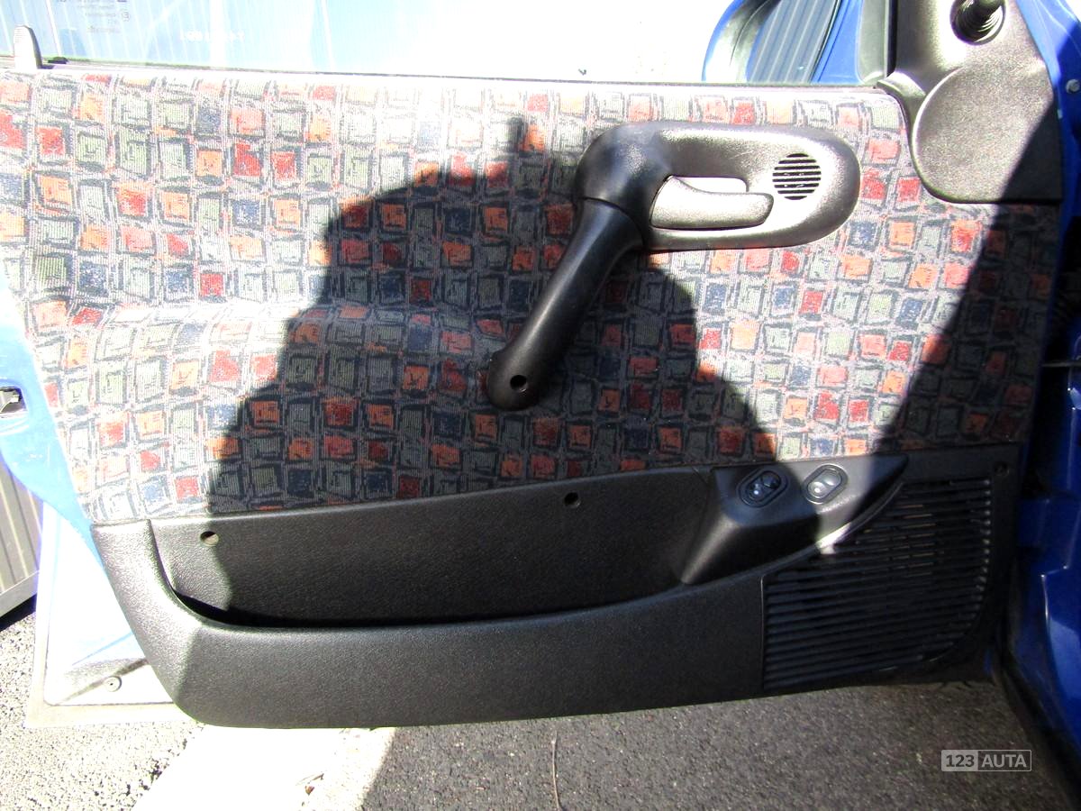 Opel Corsa, 2000 - pohled č. 17