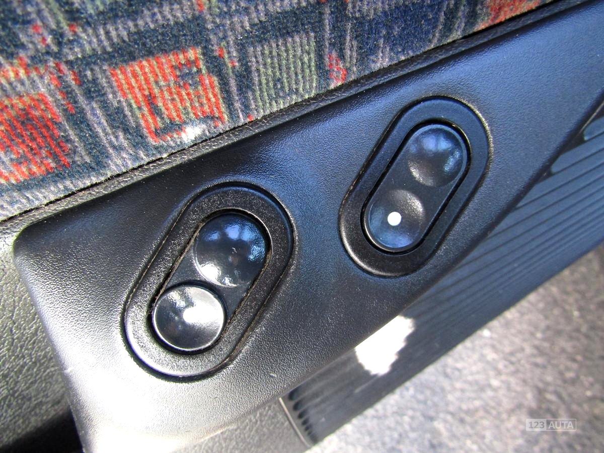 Opel Corsa, 2000 - pohled č. 18