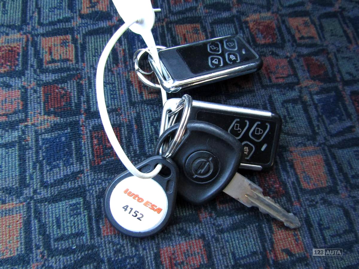 Opel Corsa, 2000 - pohled č. 25