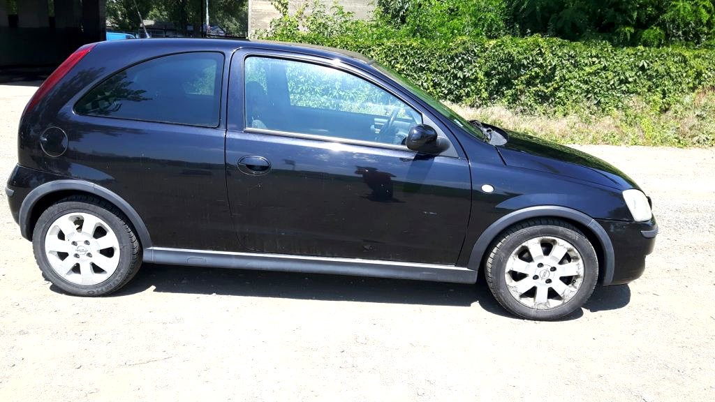 Opel Corsa, 2005 - pohled č. 3