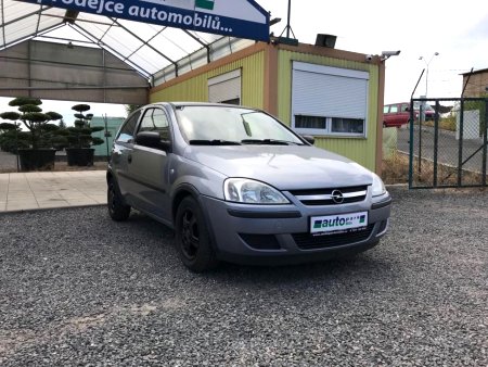 Opel Corsa, 2004 - pohled č. 3