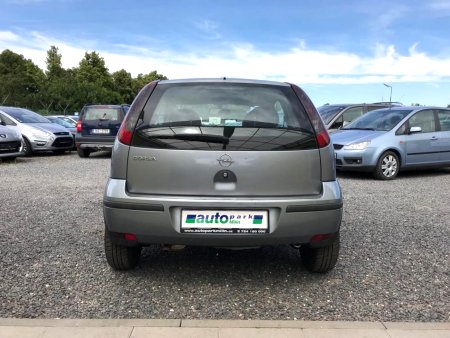 Opel Corsa, 2004 - pohled č. 5