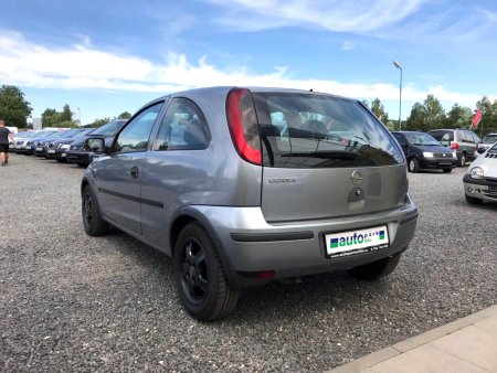 Opel Corsa, 2004 - pohled č. 6