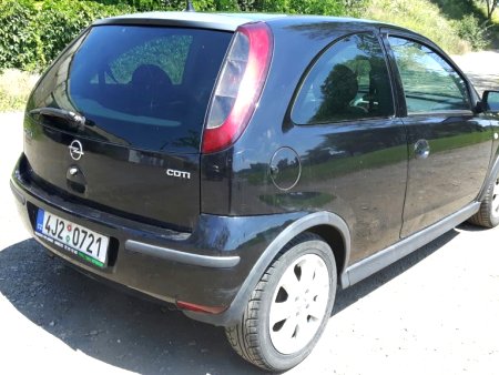 Opel Corsa, 2005 - pohled č. 4