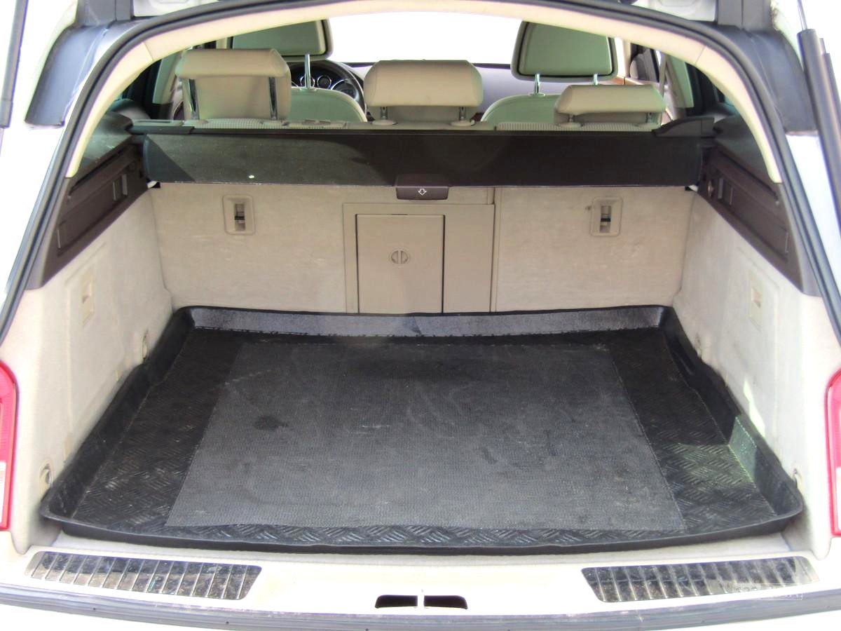 Opel Insignia, 2011 - pohled č. 10