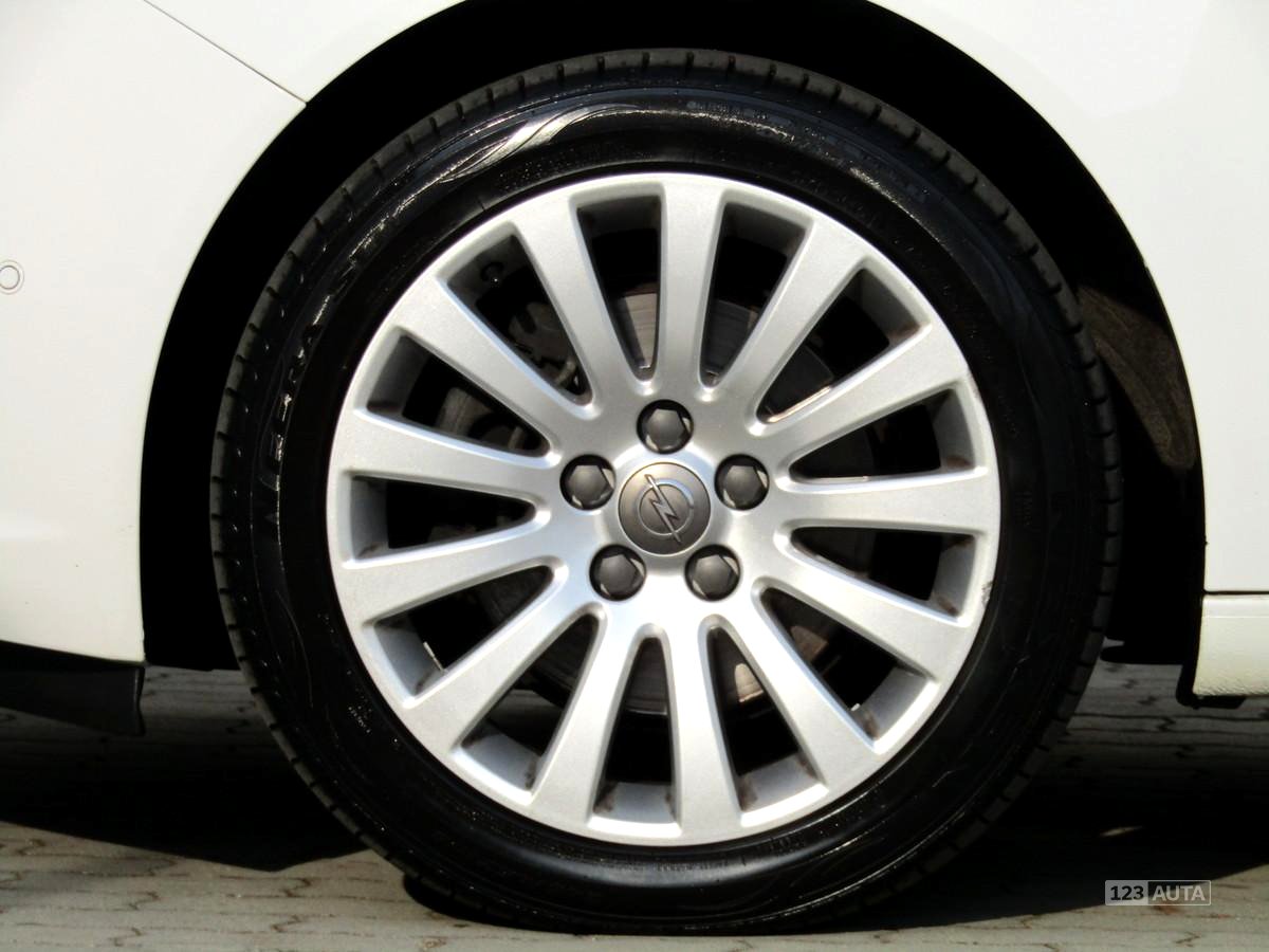 Opel Insignia, 2011 - pohled č. 11