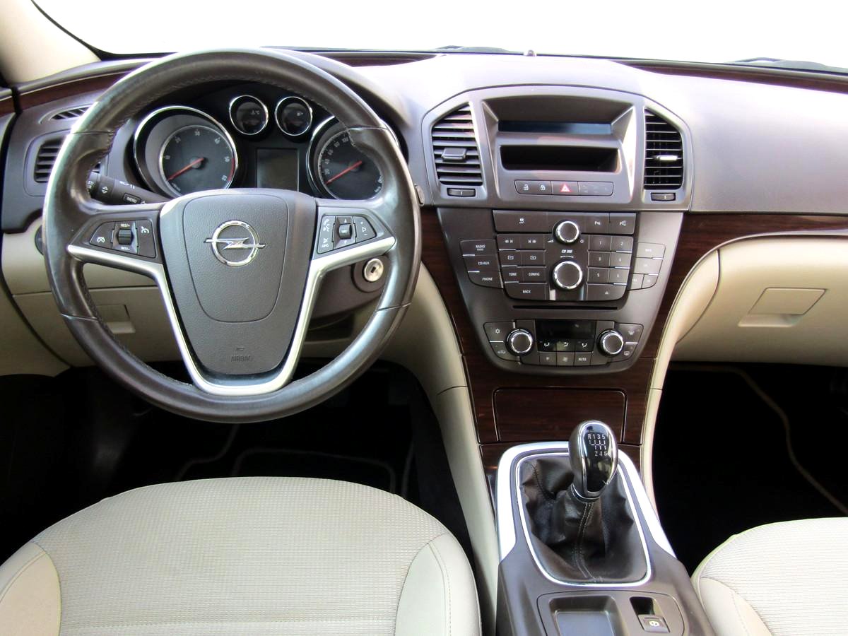 Opel Insignia, 2011 - pohled č. 12