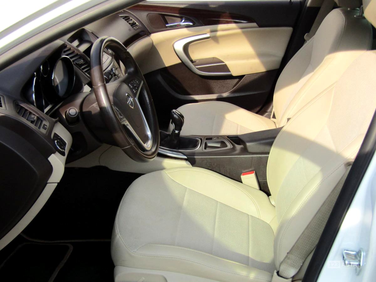 Opel Insignia, 2011 - pohled č. 14