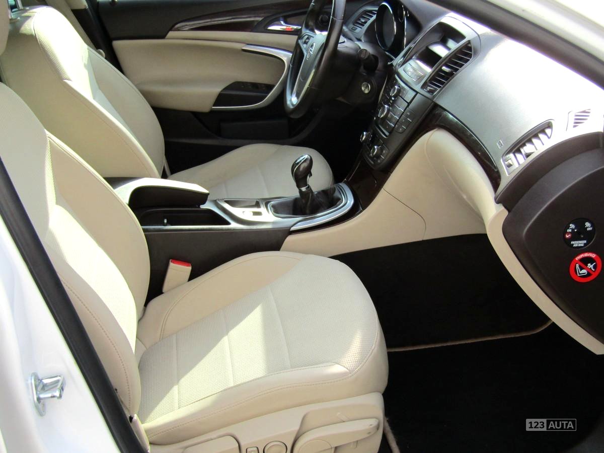 Opel Insignia, 2011 - pohled č. 16