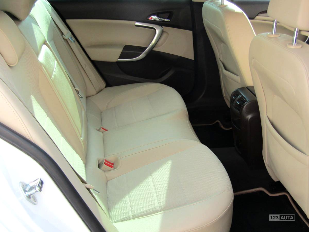 Opel Insignia, 2011 - pohled č. 17