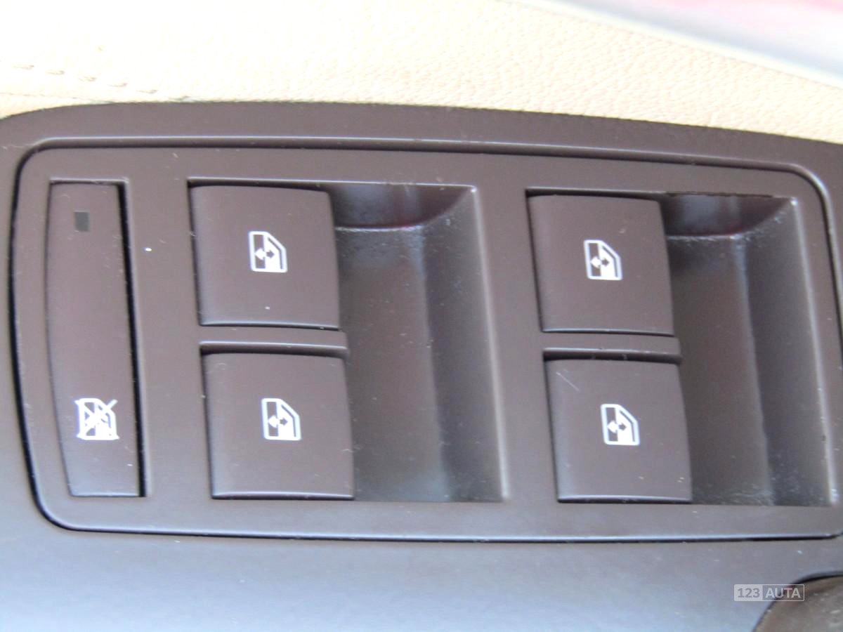 Opel Insignia, 2011 - pohled č. 19