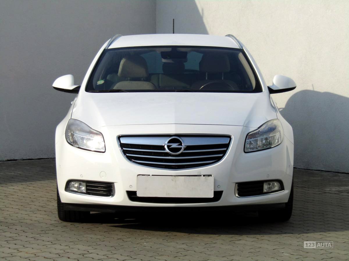 Opel Insignia, 2011 - pohled č. 2