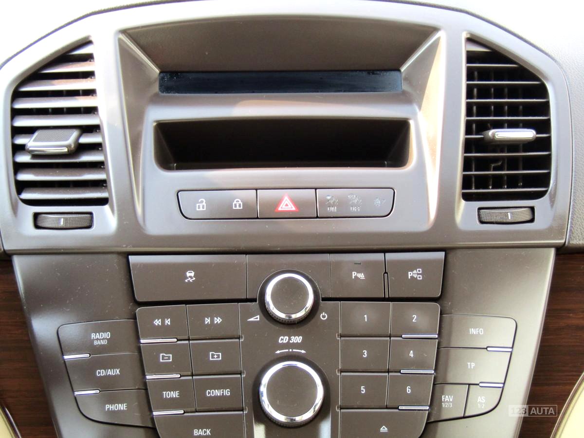 Opel Insignia, 2011 - pohled č. 22