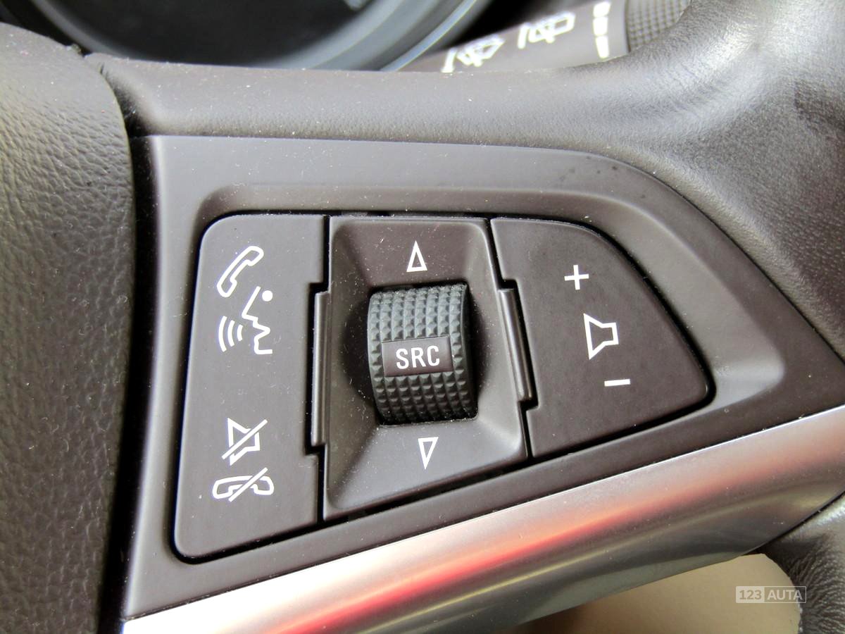 Opel Insignia, 2011 - pohled č. 24