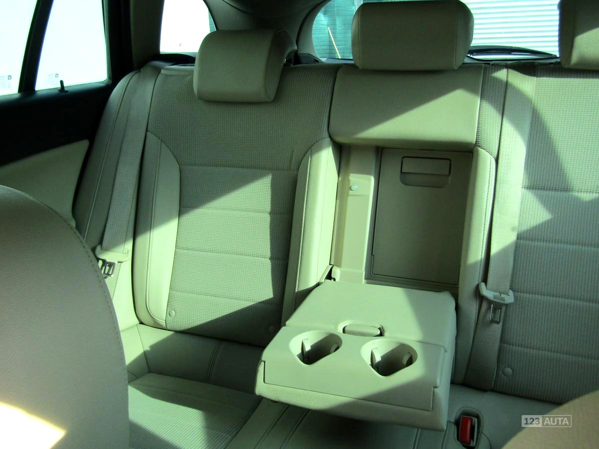 Opel Insignia, 2011 - pohled č. 28